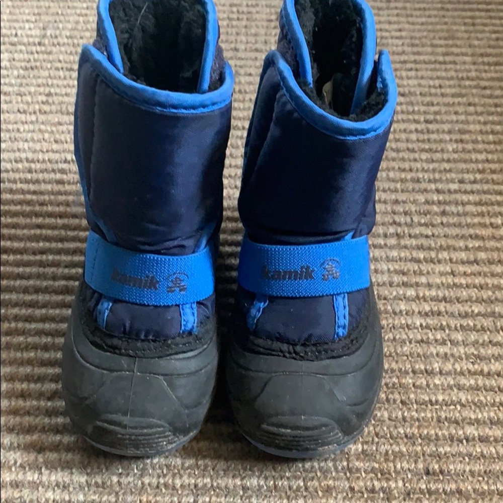 Snow boots